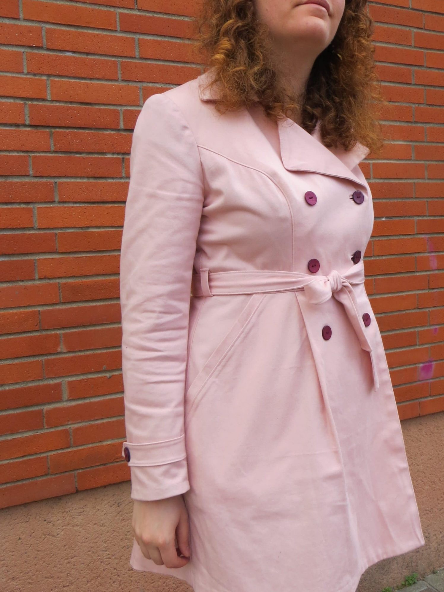 Un imperméable rose cerisier