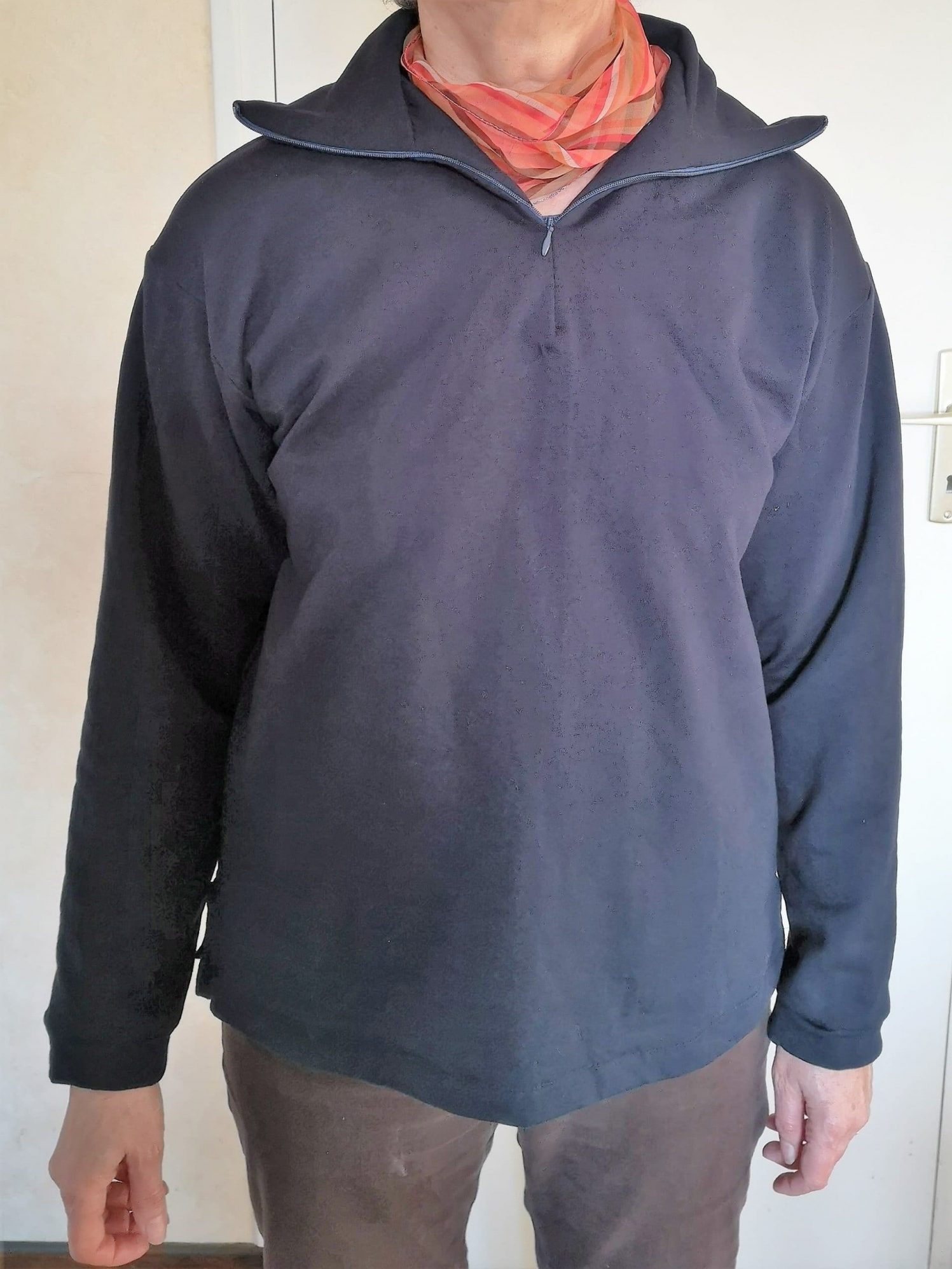 T-shirt bleu zippé manches longues